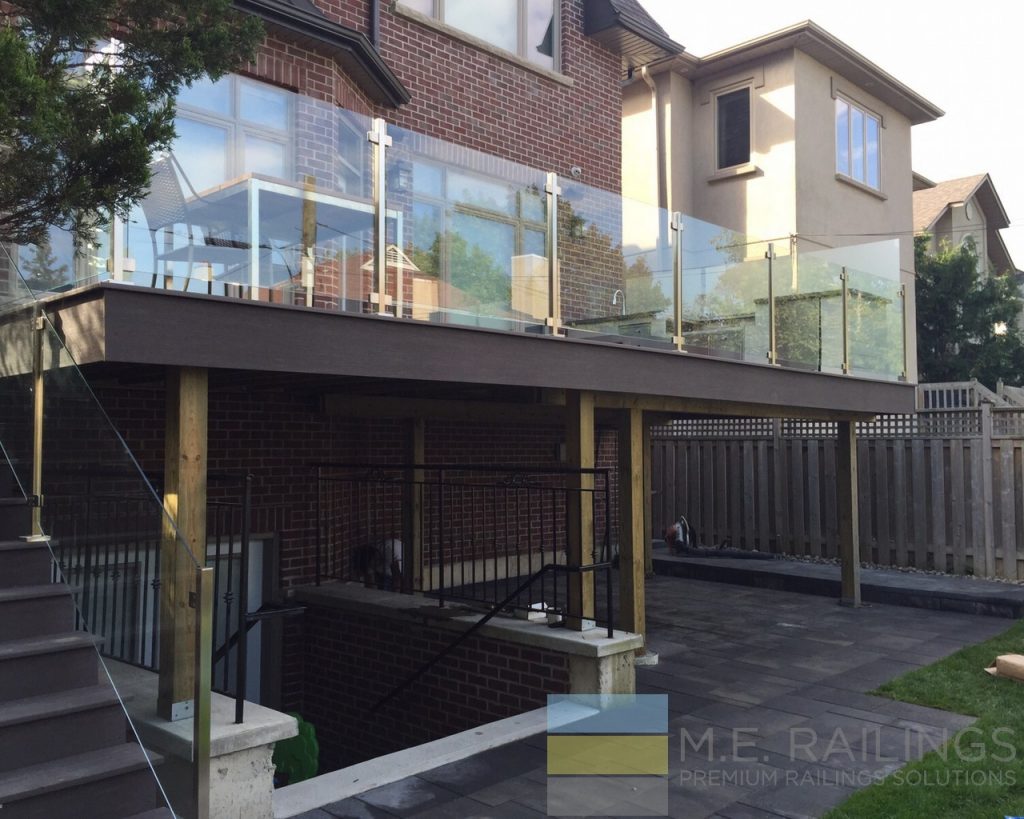 glass deck railings