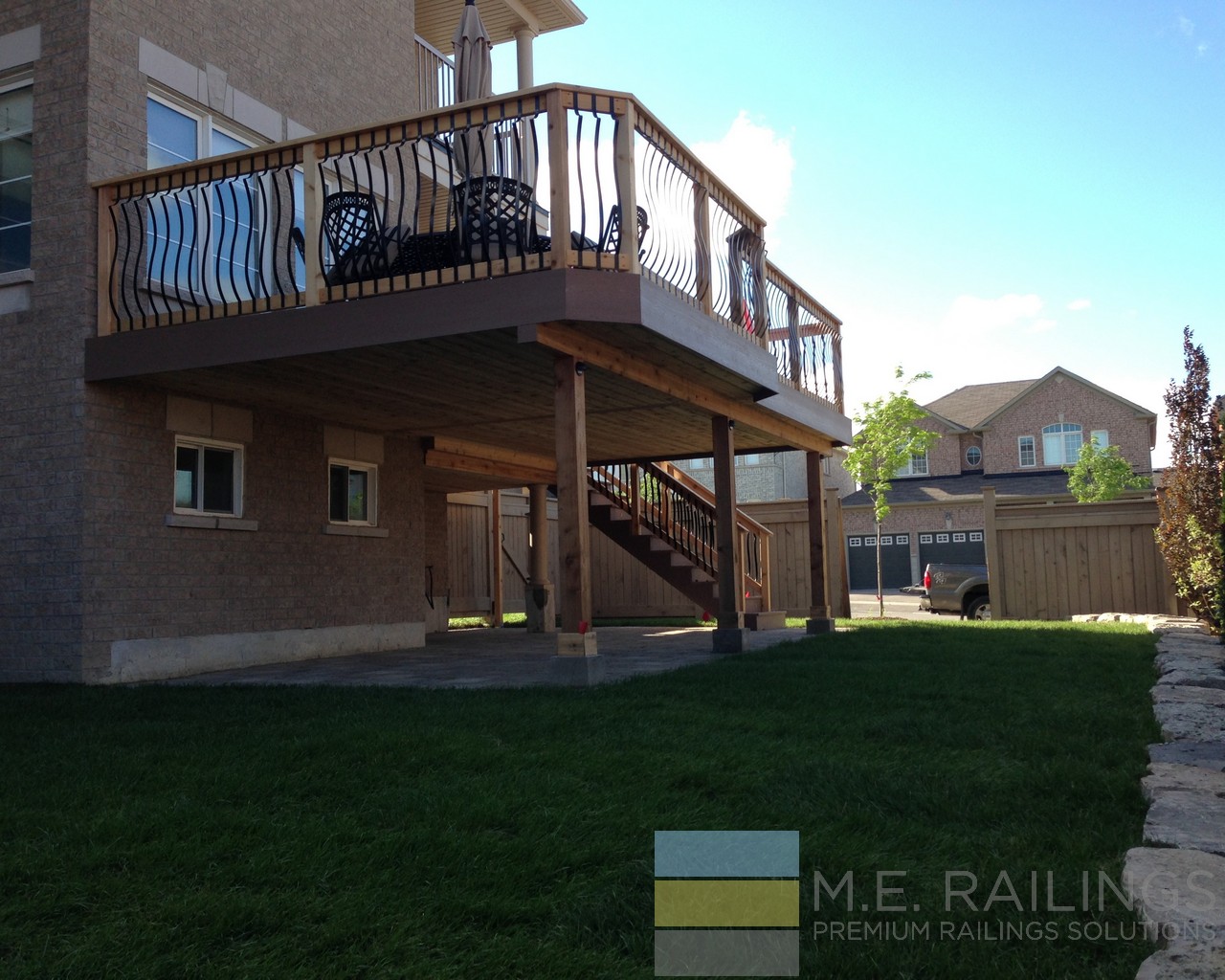 wroughtirondeckstairsrailings_01 Toronto Railings provides